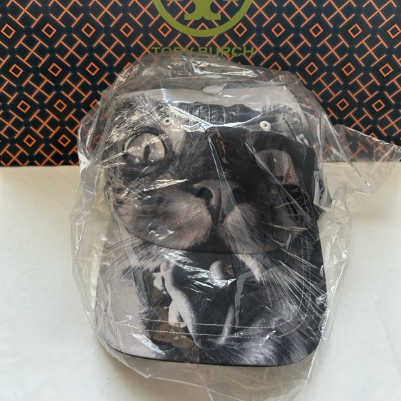 Tory Burch Cat Printed Baseball Cap Hat Small Cat Portrait Gray main image 6